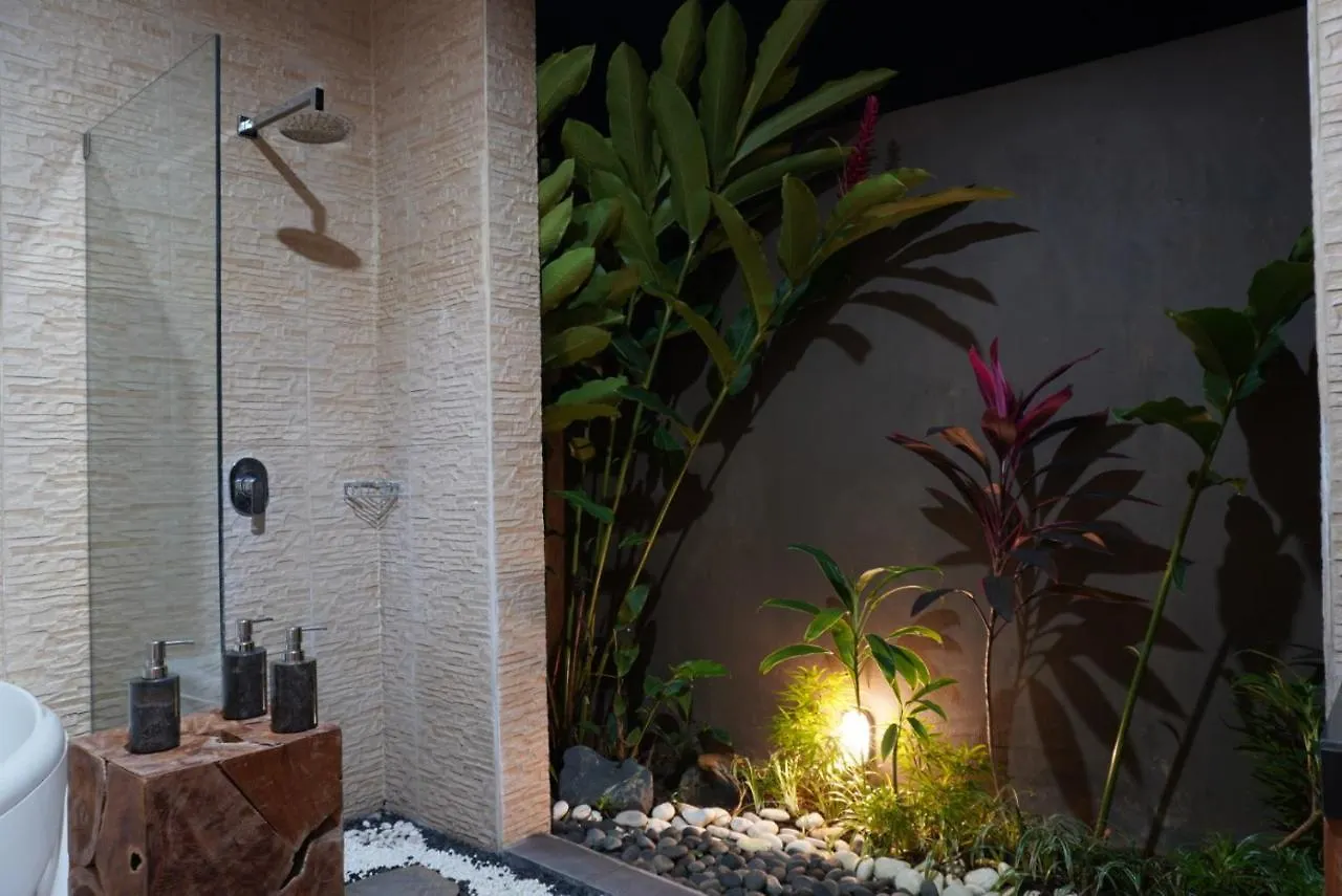 Homayoon Villa At Bisma - Great Location In Heart Of Ubud Bed & Breakfast