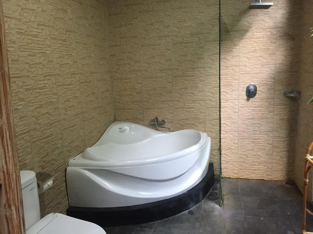 Homayoon Villa At Bisma - Great Location In Heart Of Ubud 3*,